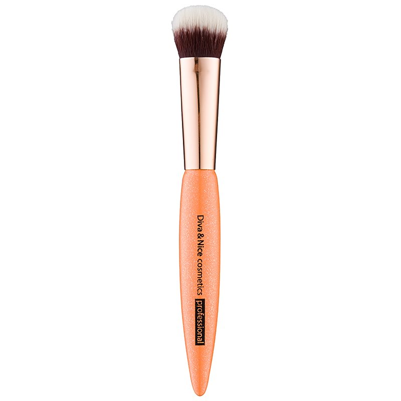 Diva & Nice Cosmetics Professional štětec na rozjasňovač MAX 530/06 1 ks - parfo.cz